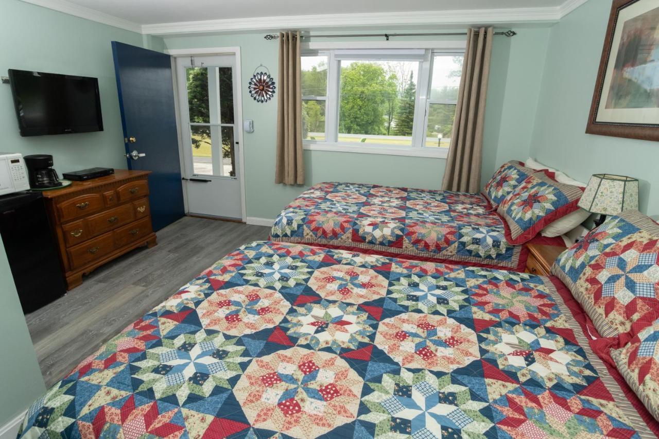 Governor'S Rock Motel Shaftsbury Extérieur photo
