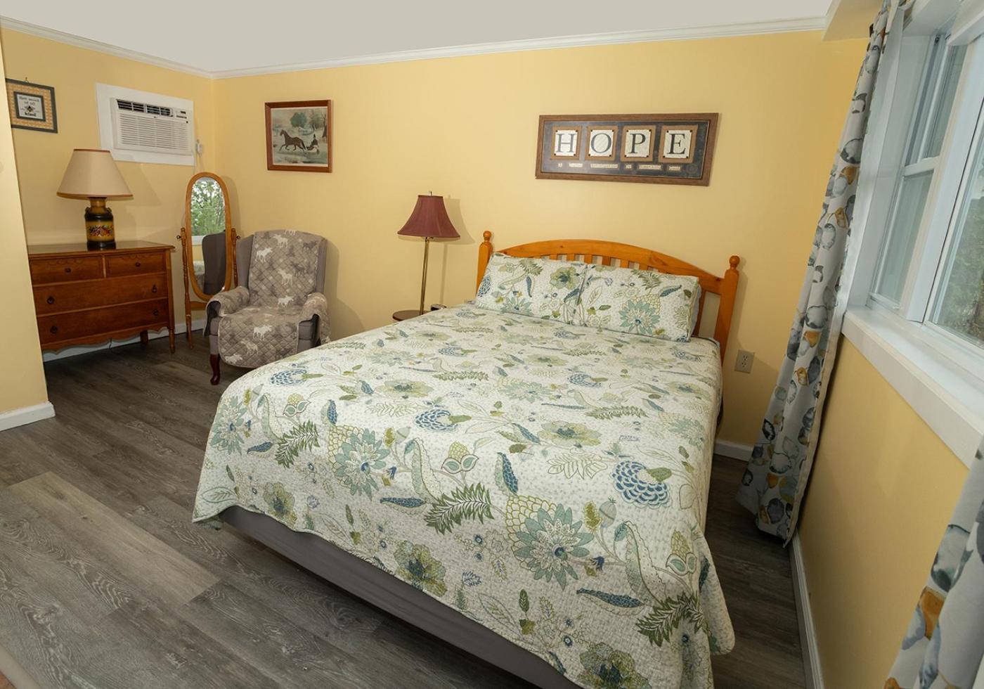 Governor'S Rock Motel Shaftsbury Extérieur photo