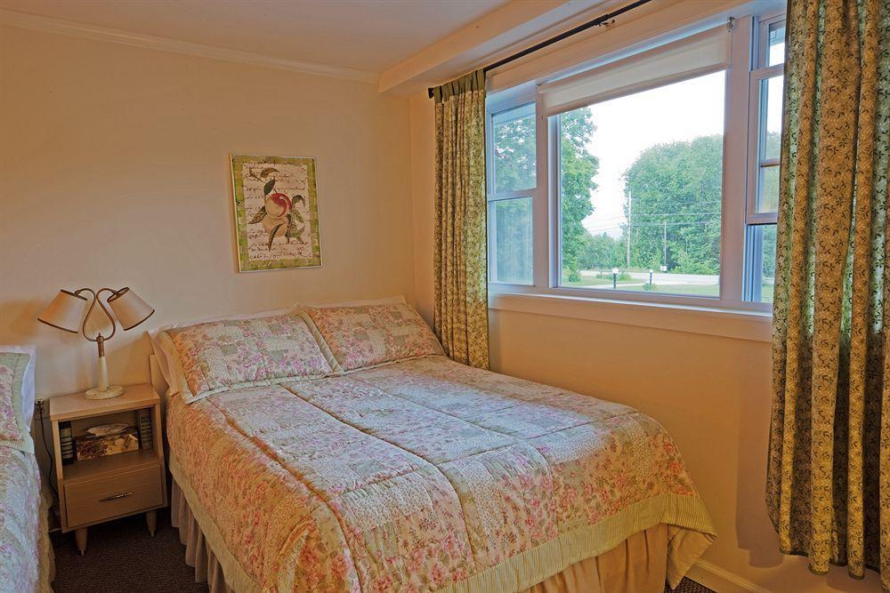 Governor'S Rock Motel Shaftsbury Extérieur photo